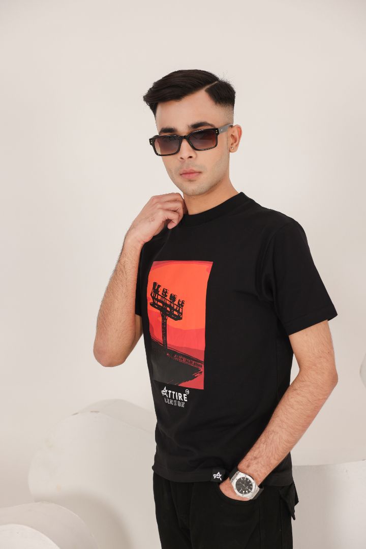 BLACK STAND TEE