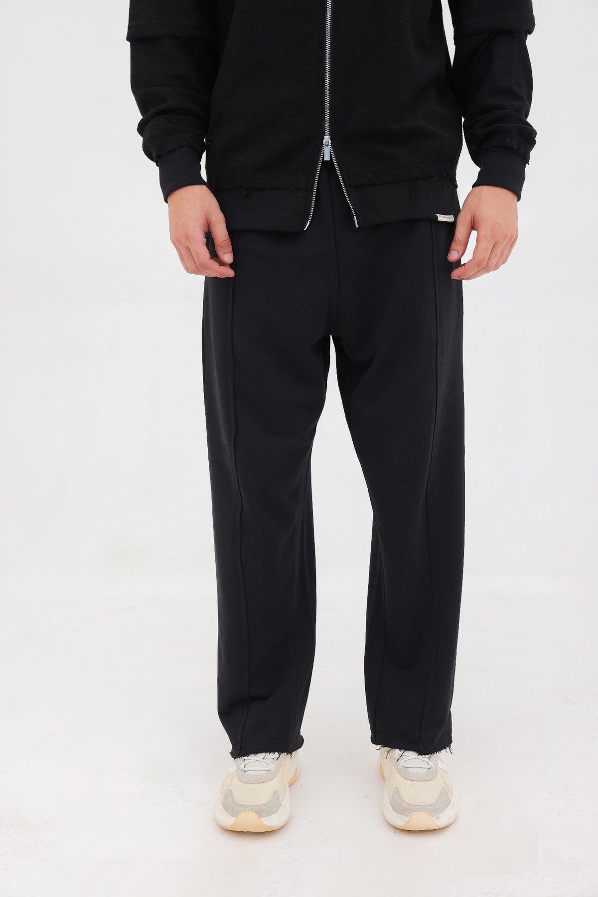 Raw Edge Trouser – Black