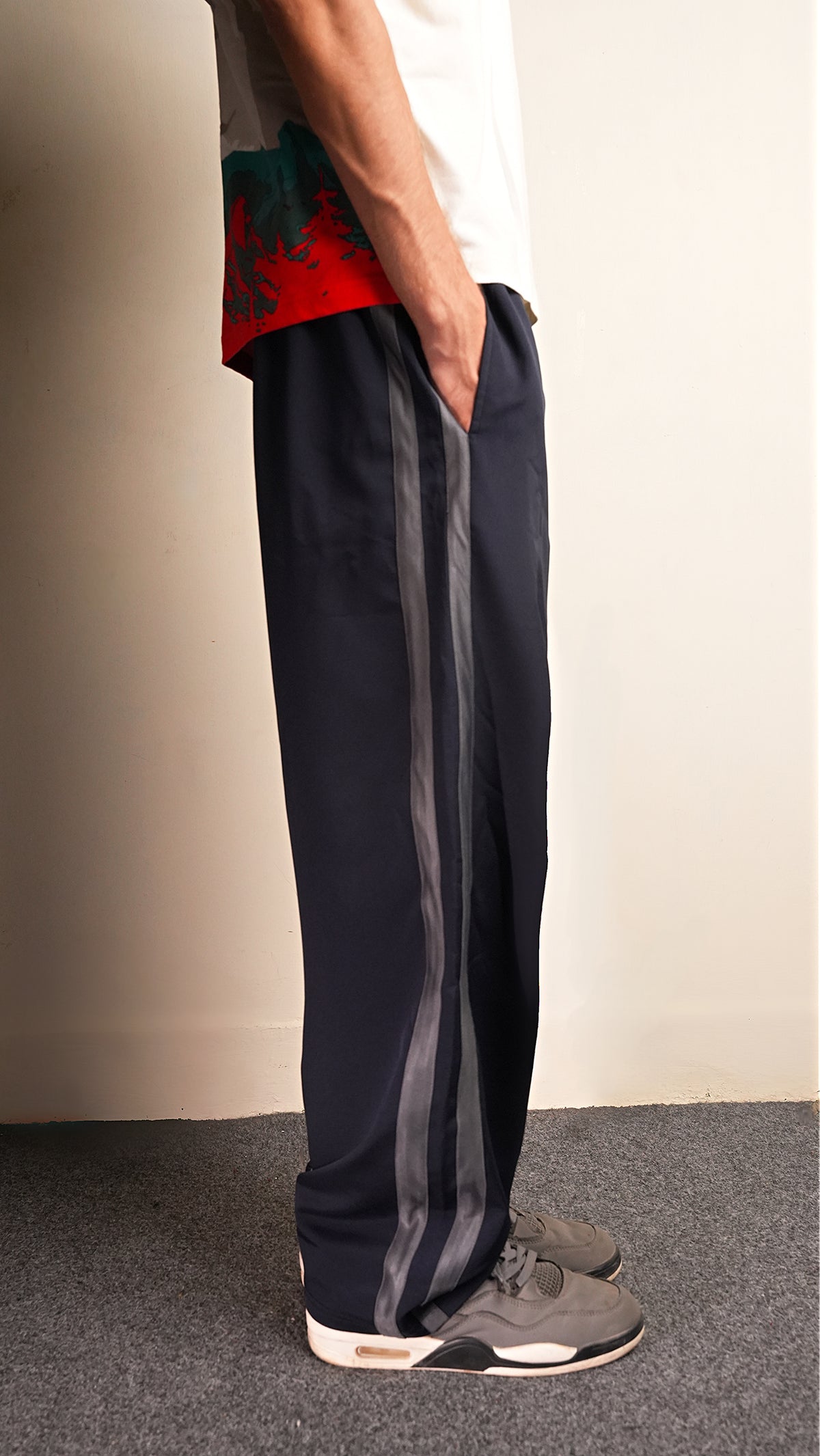 NAVY BLUE STRIPE TROUSER