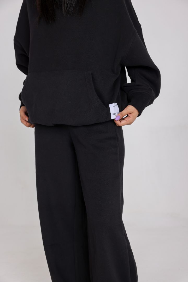 BLACK OVERSIZED HOODIE