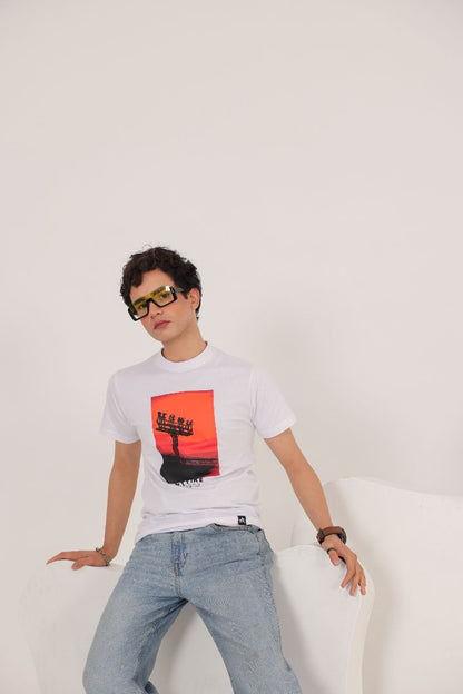 WHITE STAND TEE