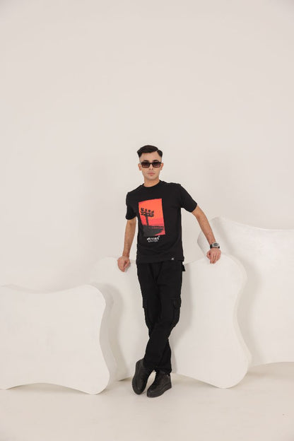 BLACK STAND TEE