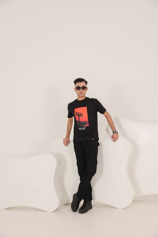BLACK STAND TEE