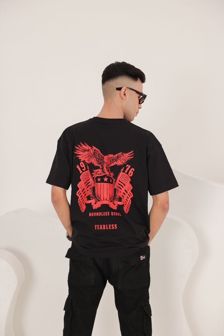 OVERSIZED BLACK EAGLE TEE