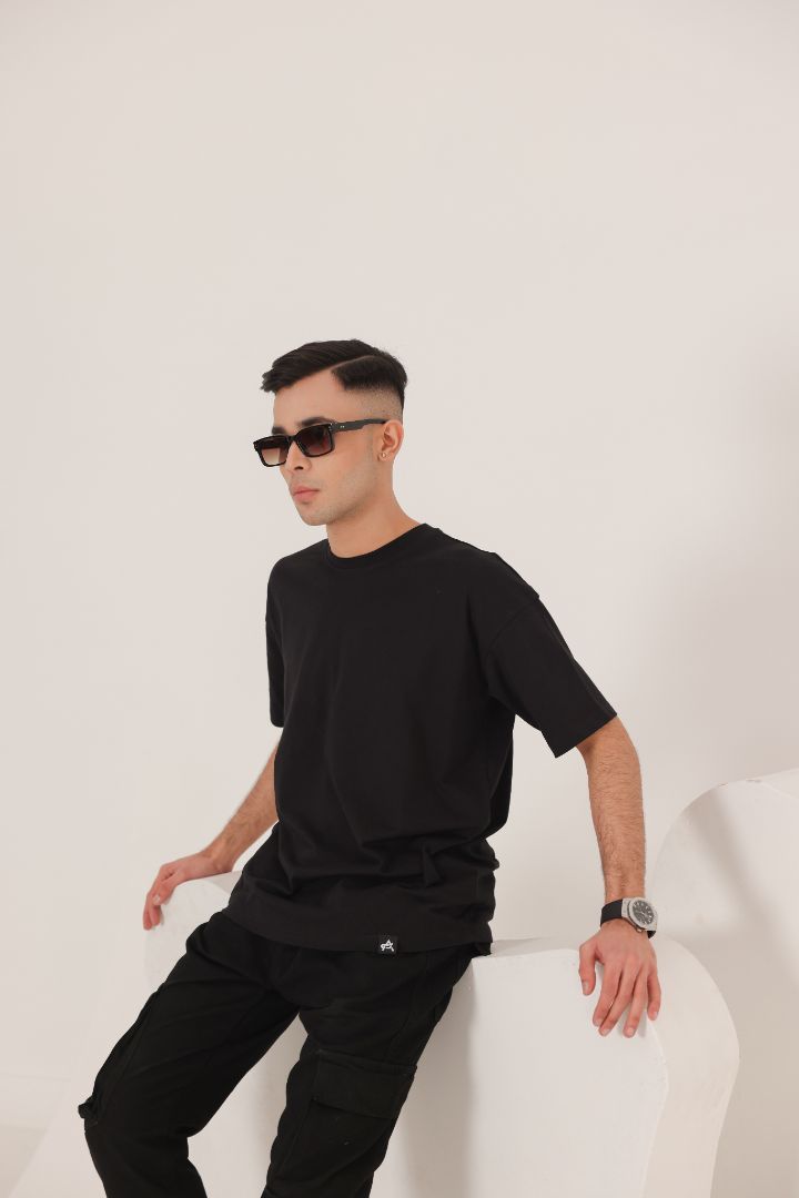 OVERSIZED BLACK IDIOL TEE