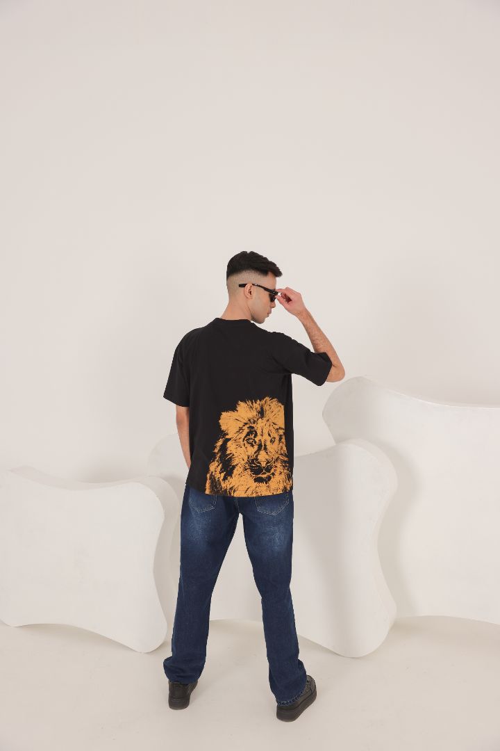 OVERSIZED BLACK LION TEE