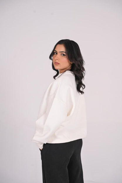 WHITE SWEAT SHIRT