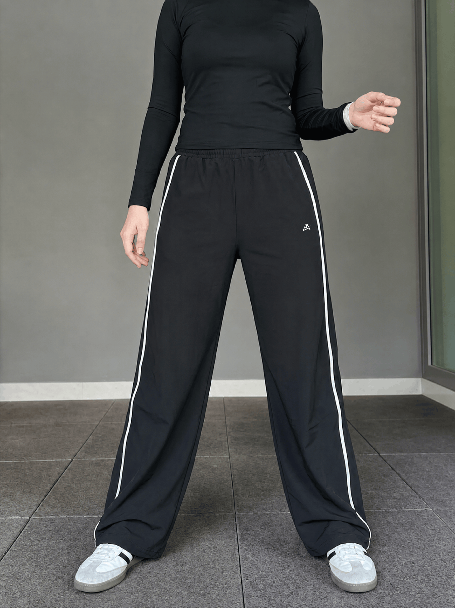 WOMEN BLACK ESSENTIAL LUXE TROUSER
