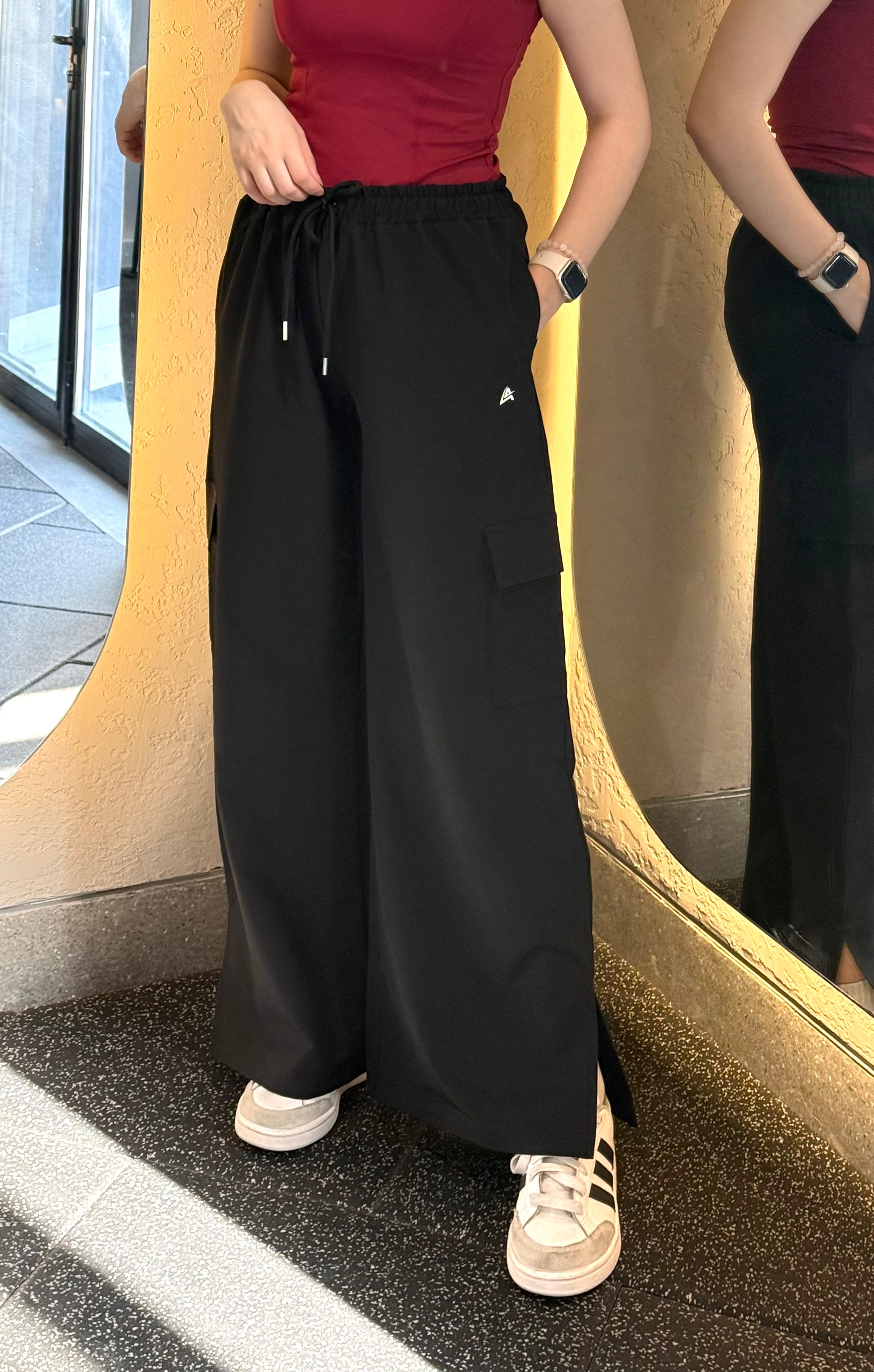 WOMEN BLACK POCKET TROUSER