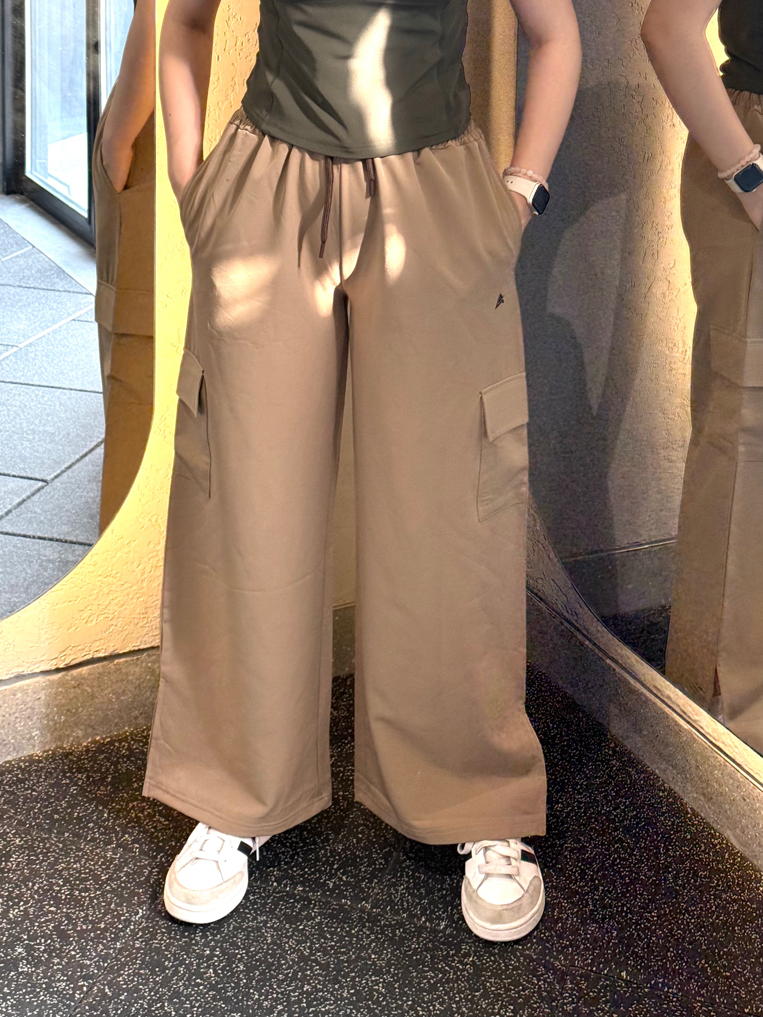 WOMEN CAMEL BROWN POCKET TROUSER