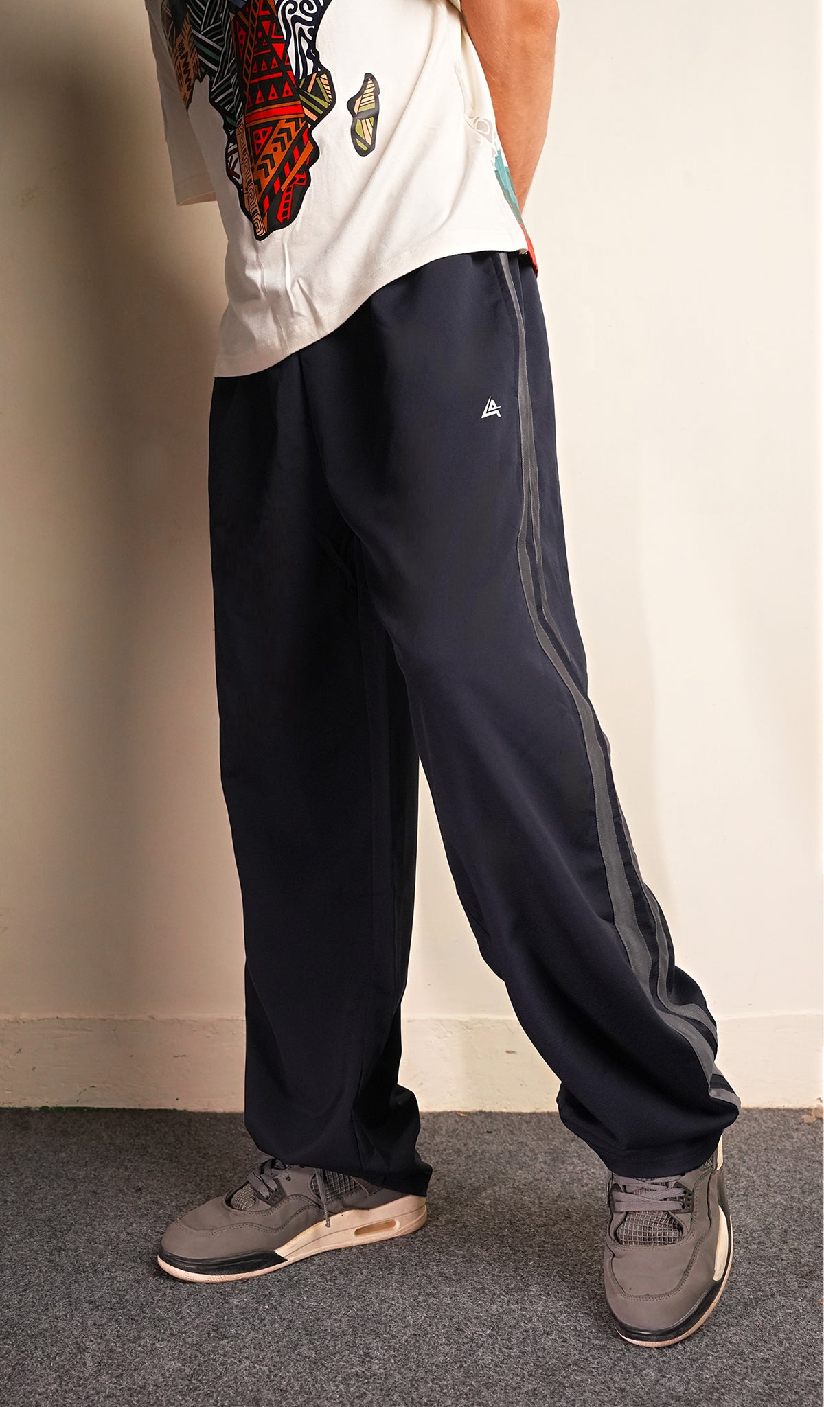 NAVY BLUE STRIPE TROUSER