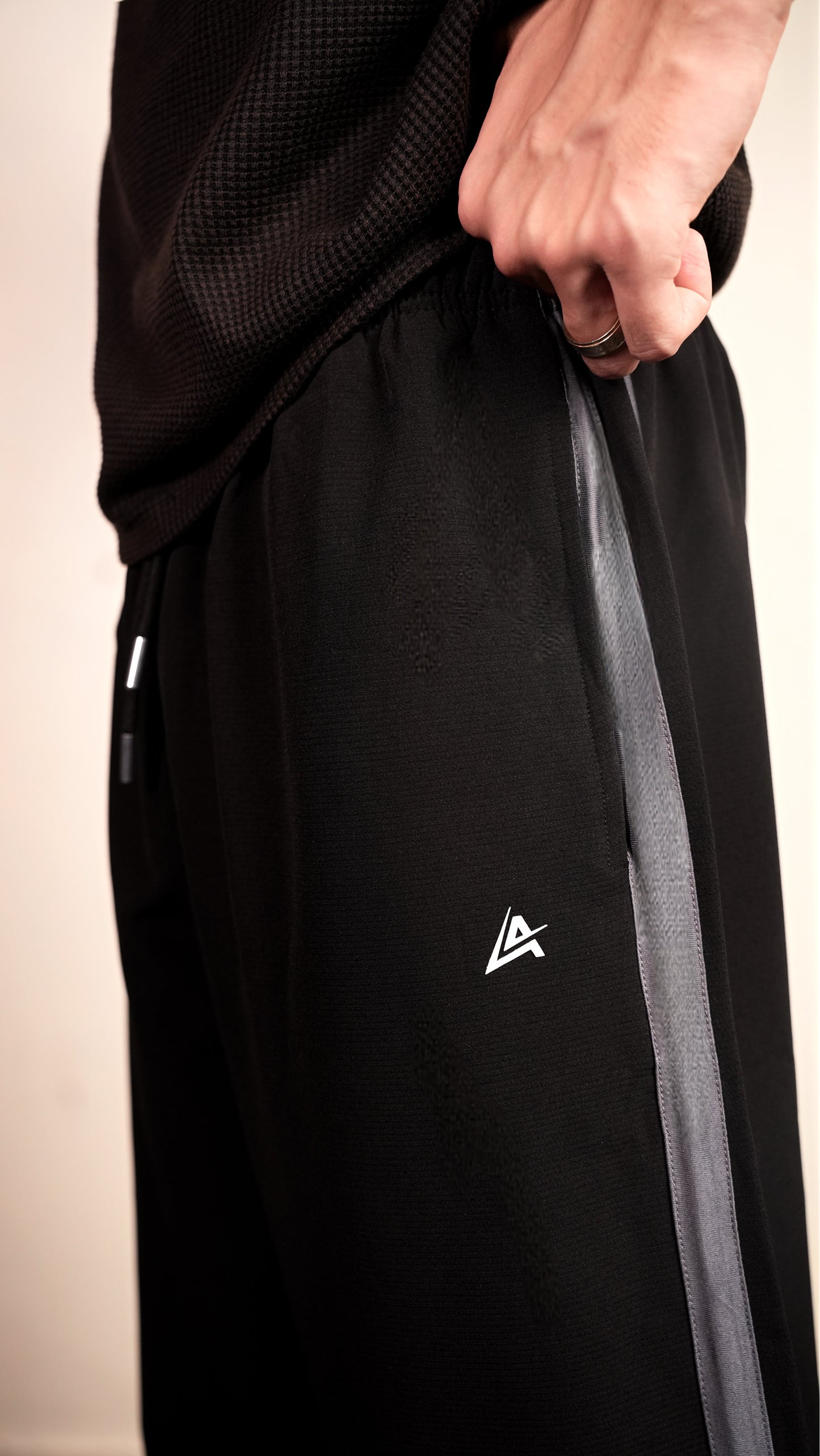 BLACK STRIPE TROUSER